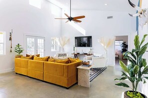 Smart TV, fireplace, offices