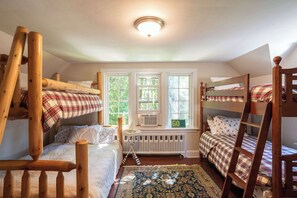 4 chambres, fer et planche à repasser, Wi-Fi gratuit, draps fournis