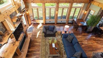 Smart TV, fireplace, offices