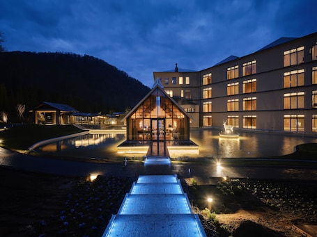 Exterior. Lake Toya Tsuruga Resort Hikari no uta
