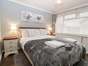 5 bedrooms, individually decorated, individually furnished, free WiFi