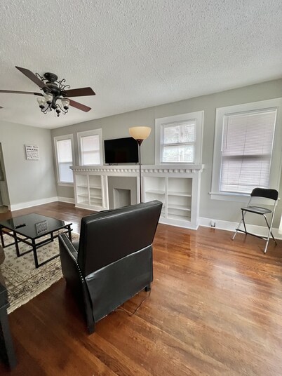 Historical Spacious 1-Bedroom Apartment