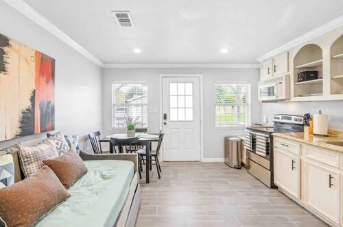 Sweet Little House B near IAH airport