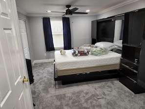 Iron/ironing board, WiFi, bed sheets
