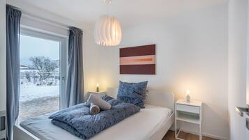 1 slaapkamer, een strijkplank/strijkijzer, gratis wifi, beddengoed