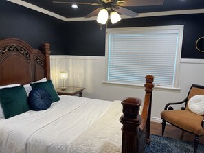 4 bedrooms, WiFi, bed sheets - Upscale Luxury Estate (Las Vegas)