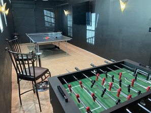 Games room - Upscale Luxury Estate (Las Vegas)