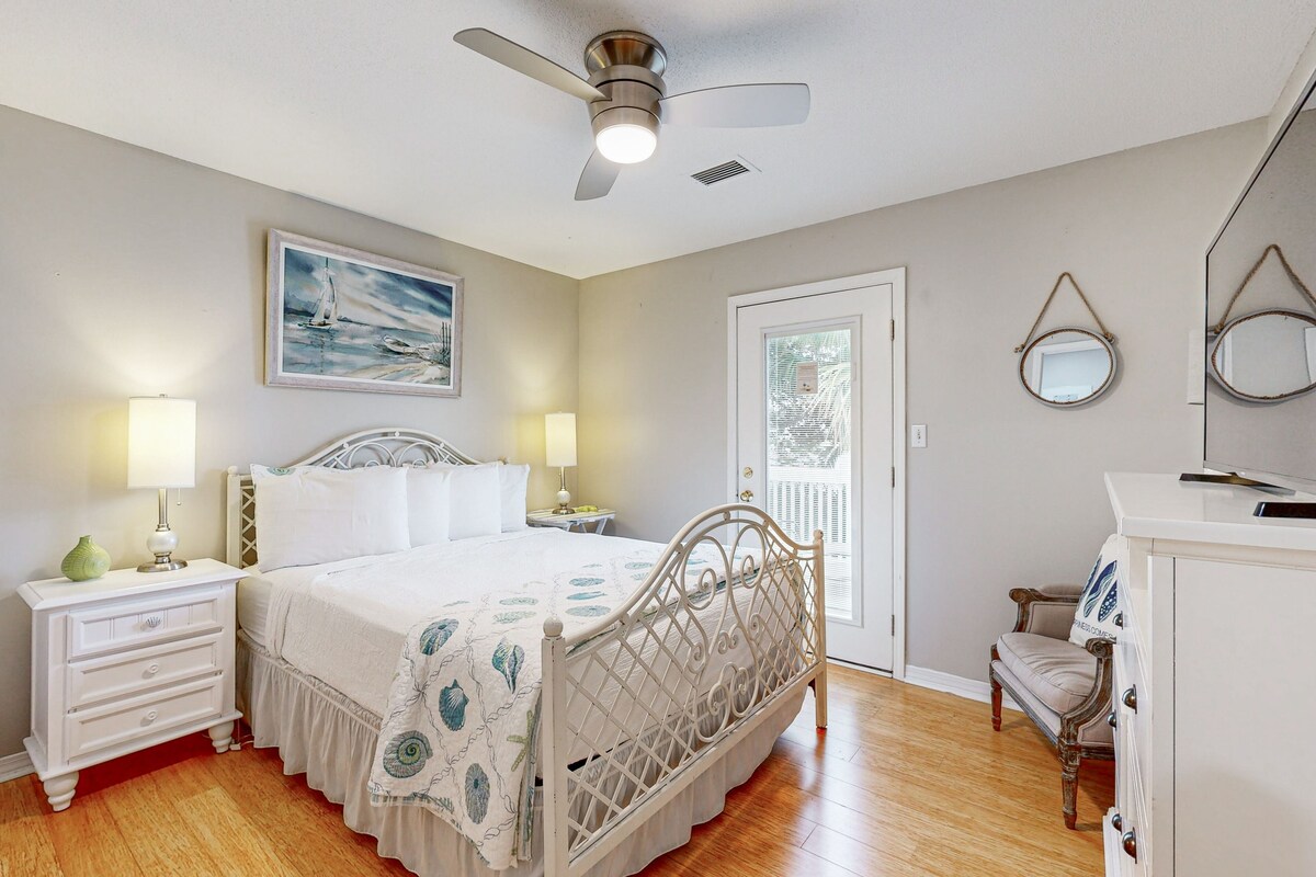 Photo 13 of Steps to beach & community pool, dog-friendly, great location