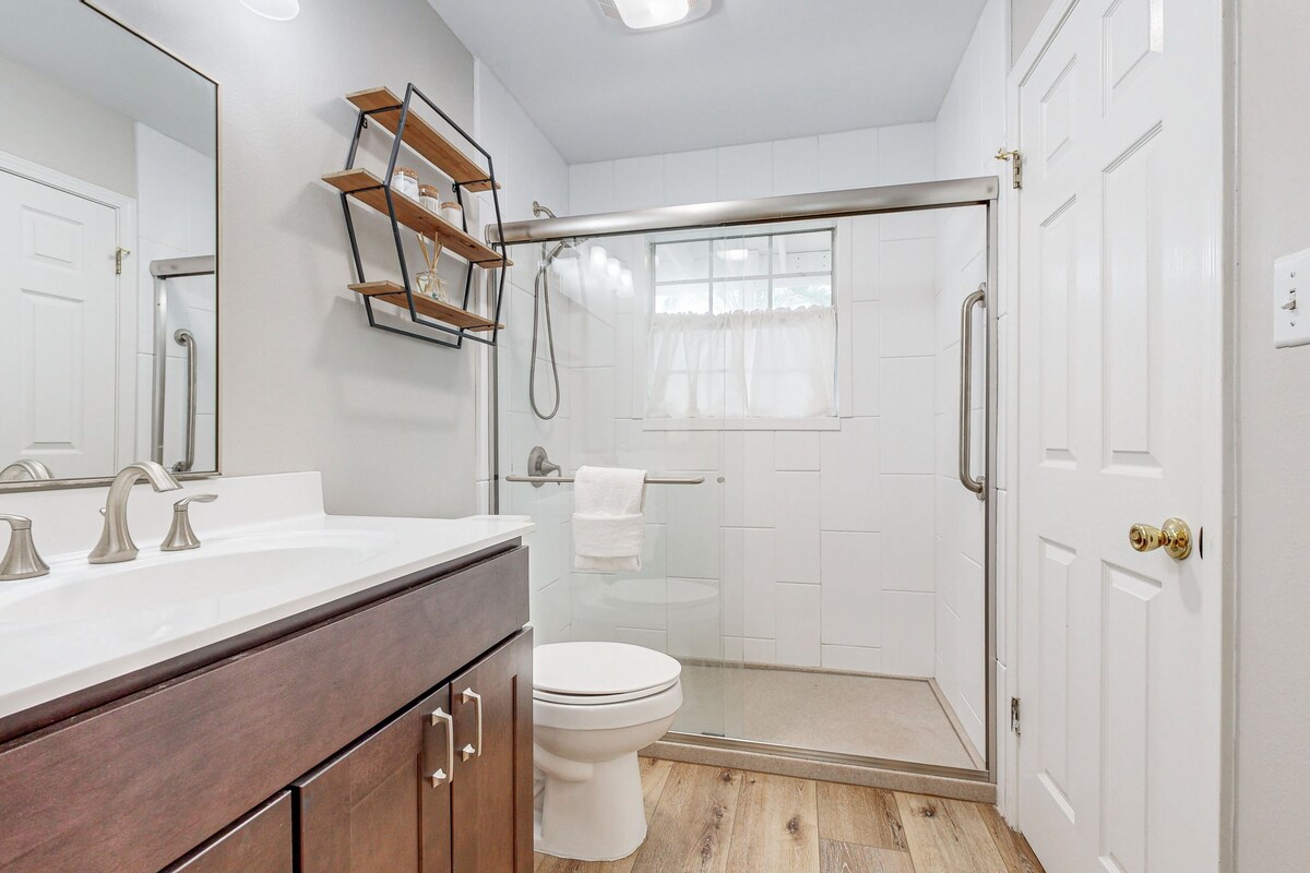 Photo 12 of Steps to beach & community pool, dog-friendly, great location