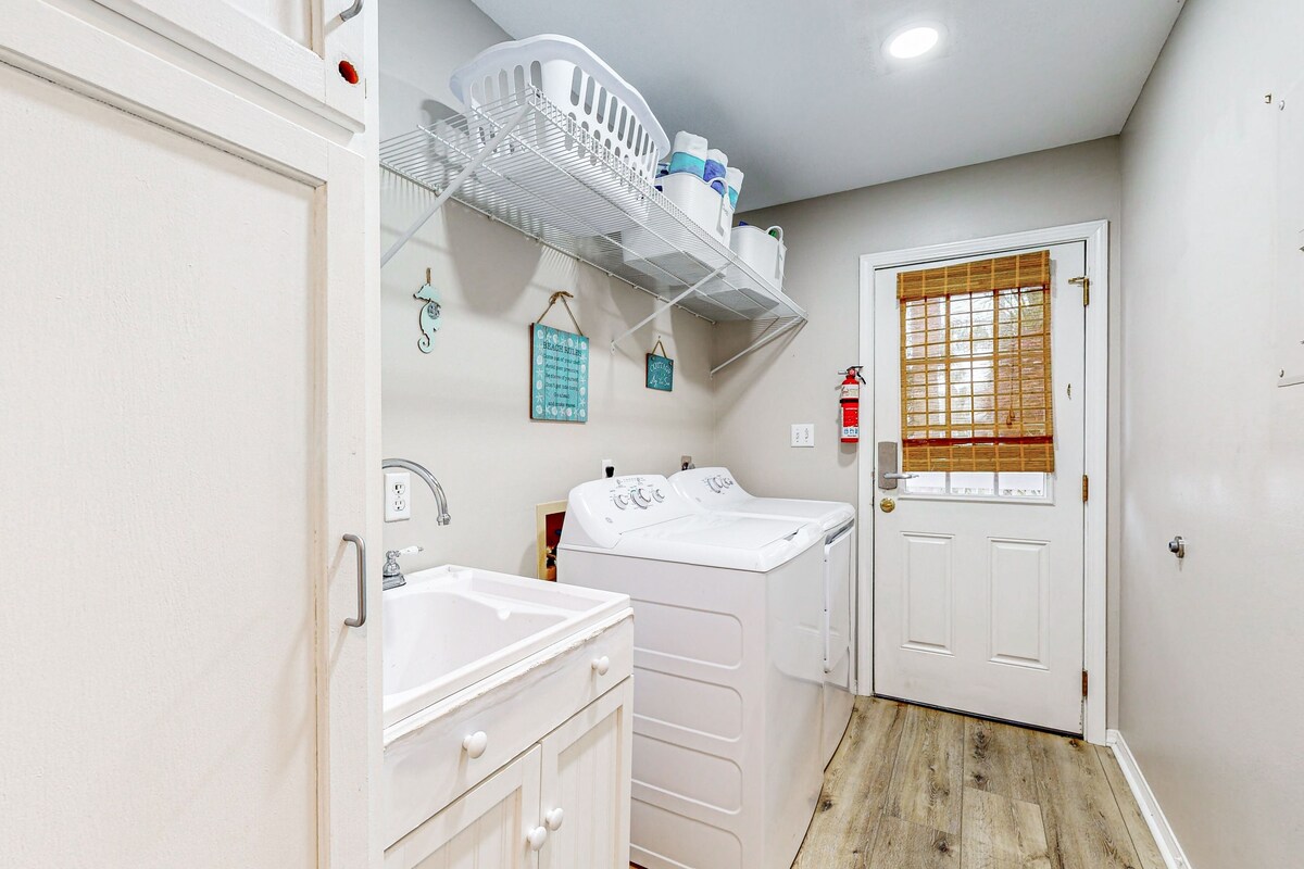 Photo 17 of Steps to beach & community pool, dog-friendly, great location