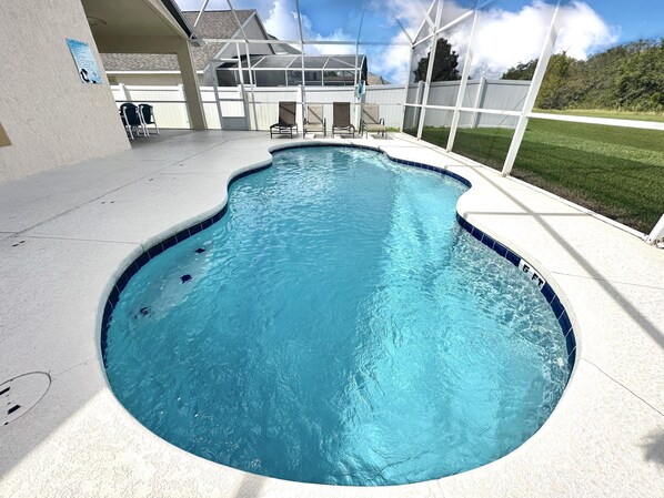 A heated pool - Lavish 4 2 pool home with massive back yard space. Lovely decor and prime location at Highlands Reserve Golf and Country Club (Davenport)