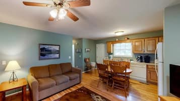 TV, fireplace, offices