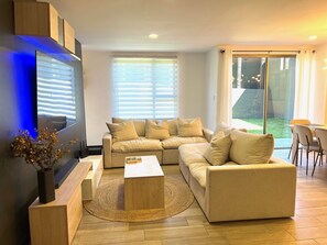 スマートテレビ、テーブルサッカー台