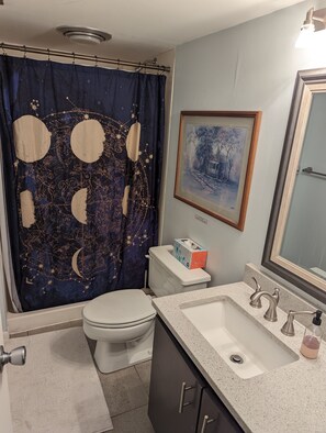 淋浴設備、風筒、提供毛巾、番梘