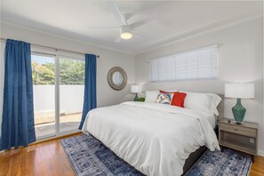 4 Schlafzimmer, Schreibtisch, Bügeleisen/Bügelbrett, Reisekinderbett