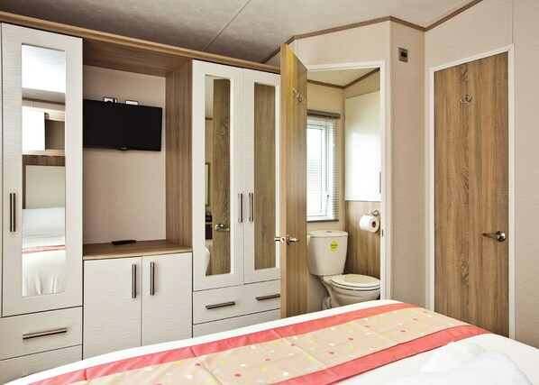 2 bedrooms