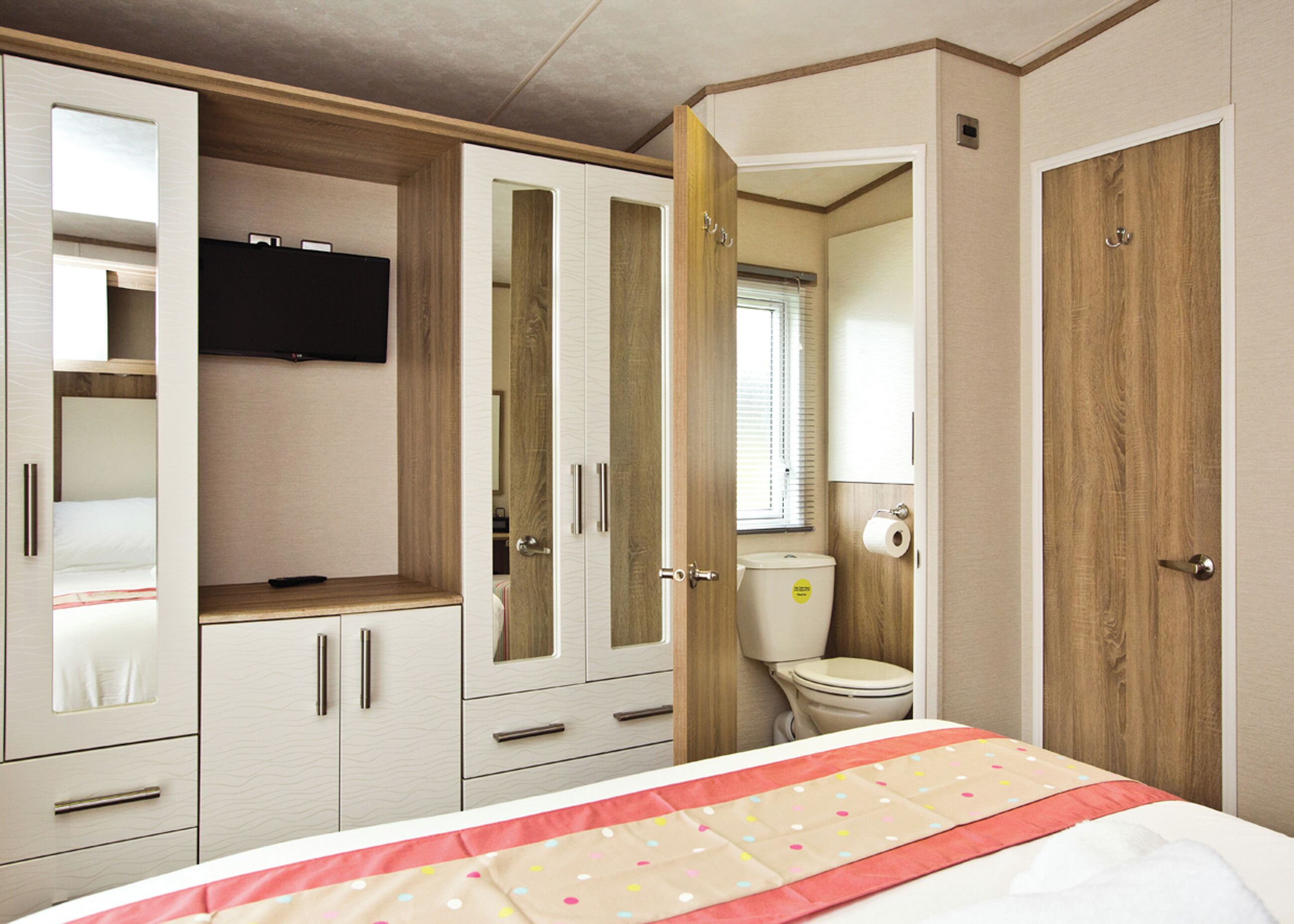 2 bedrooms