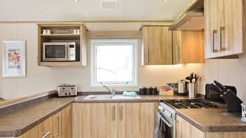 Fridge, oven, stovetop, toaster