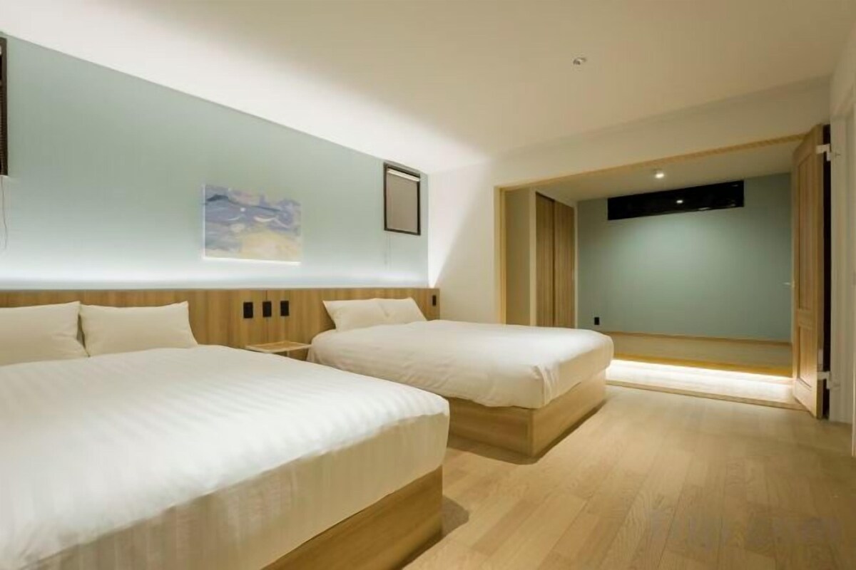 Blackout drapes, WiFi (free), bed sheets