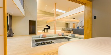 Blackout drapes, free WiFi, bed sheets