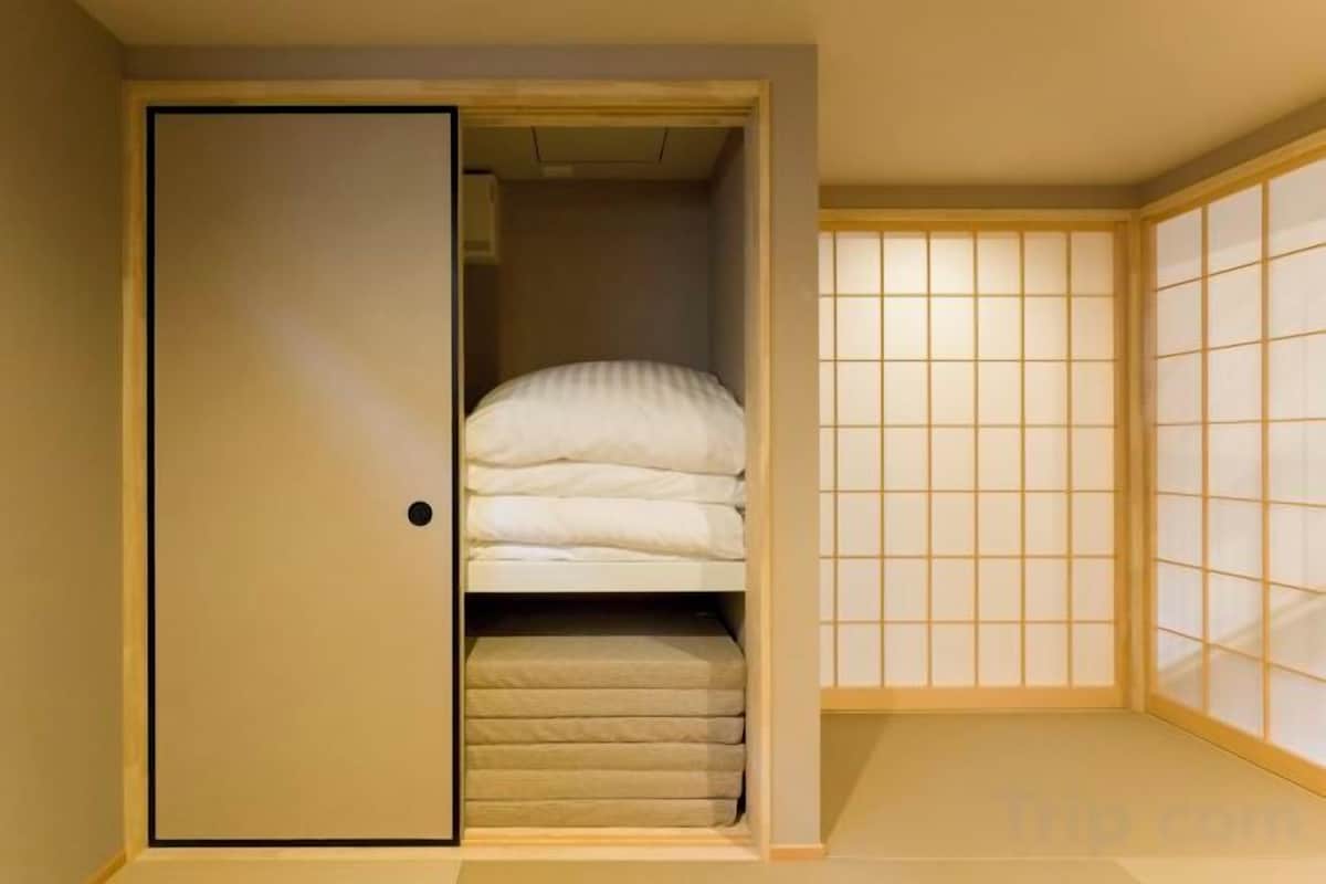 Blackout drapes, WiFi (free), bed sheets