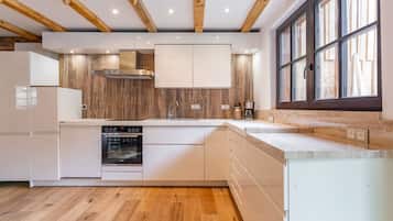 Kühlschrank, Ofen, Herdplatte, Geschirrspüler