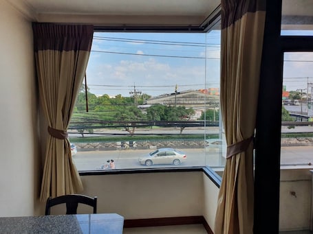 Basic Studio, Bathtub, Garden View | Terrace/patio