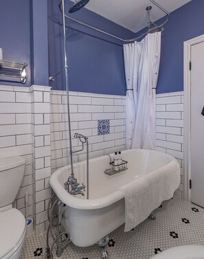 Towels, soap, shampoo