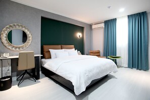 Premium Double Room, 1 Double Bed, Non Smoking | Bathroom - BaBa Hotel Gimchoen (Gimcheon)