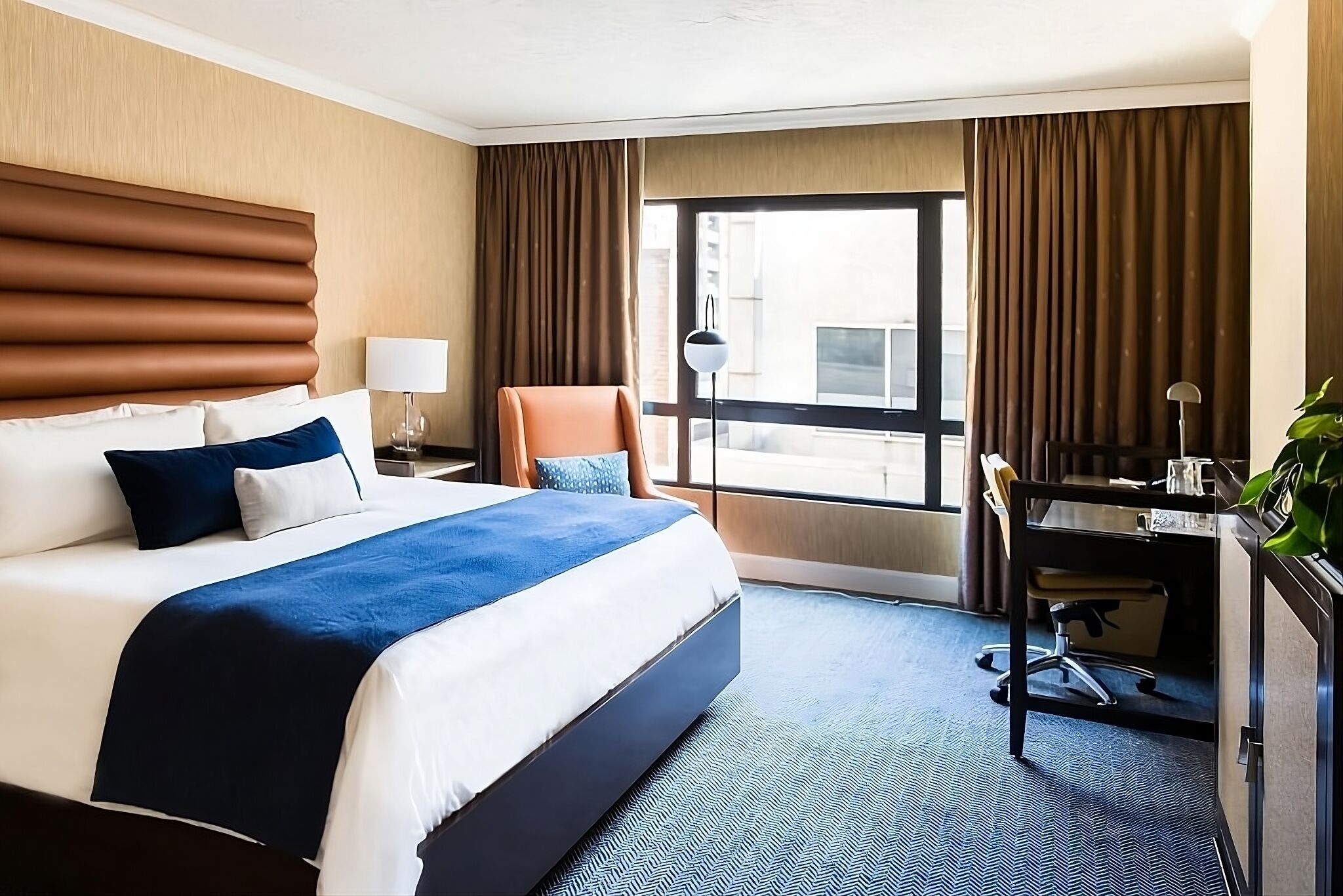Discover Oregon Museum of Science & Industry! Classy Unit at Dossier Hotel!