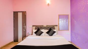 Royal Villa | Premium bedding, free WiFi, bed sheets