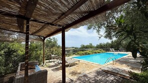 Outdoor pool - Villa Sol. (Methoni)