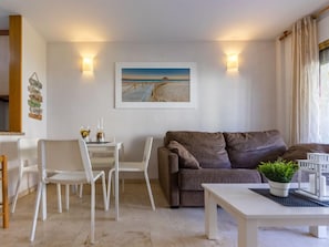 Dining - Michelangelo 1 by Interhome (Salou)