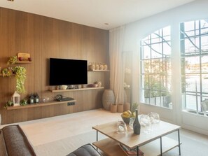 Televisie en een open haard