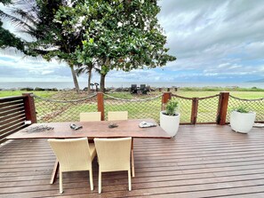 Outdoor dining - Absolute Ocean Front with rooftop Ocean views. (Flying Fish Point)