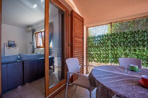 Outdoor dining - Villa Ena in Pula (PULA)