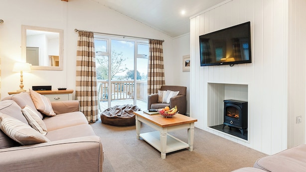 Unclassified image, 1 of 10, button - 4 bedroom accommodation in Cheddar (Cheddar)