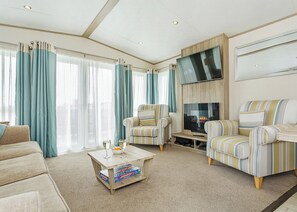 Living area - 1 bedroom accommodation in Newquay (Newquay)