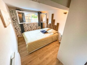 1 多间卧室、WiFi