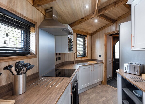 Refrigerador, horno, placa de cocina, lavavajillas