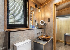 Bathroom - Tissington Treehouses (Ashbourne)