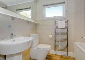 Bathroom - Pemberley Watersedge Lodge (Newton Saint Loe, Nr Bath)