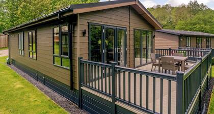 Pemberley Watersedge Lodge