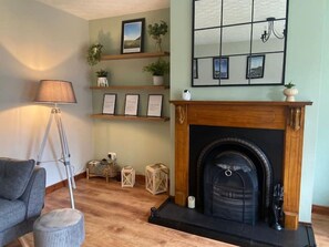 Een smart-tv en een open haard