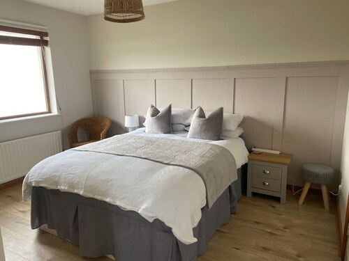 Whitepark Cottage -group/family/child/pet friendly