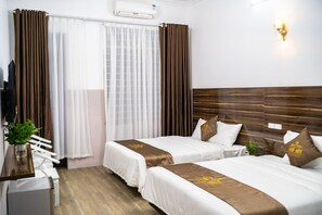 Deluxe Double or Twin Room | Premium bedding, pillowtop beds, individually decorated