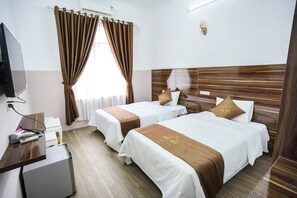 Deluxe Double or Twin Room | Premium bedding, pillowtop beds, individually decorated