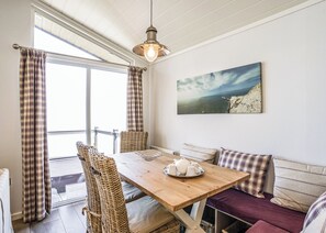 Dining - Osborne View Premier (Wootton, Nr Cowes)