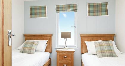 Netherfield Watersedge Lodge