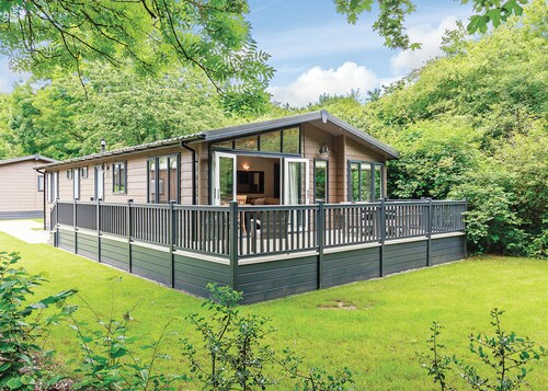 Netherfield Watersedge Lodge